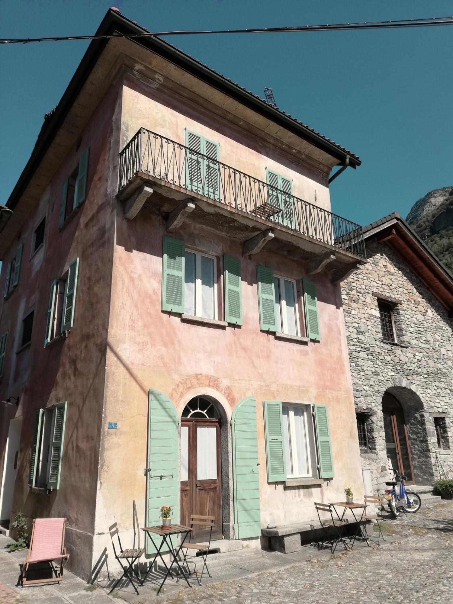 Aparthotel Casa Vino E Birra Osogna Esterno foto