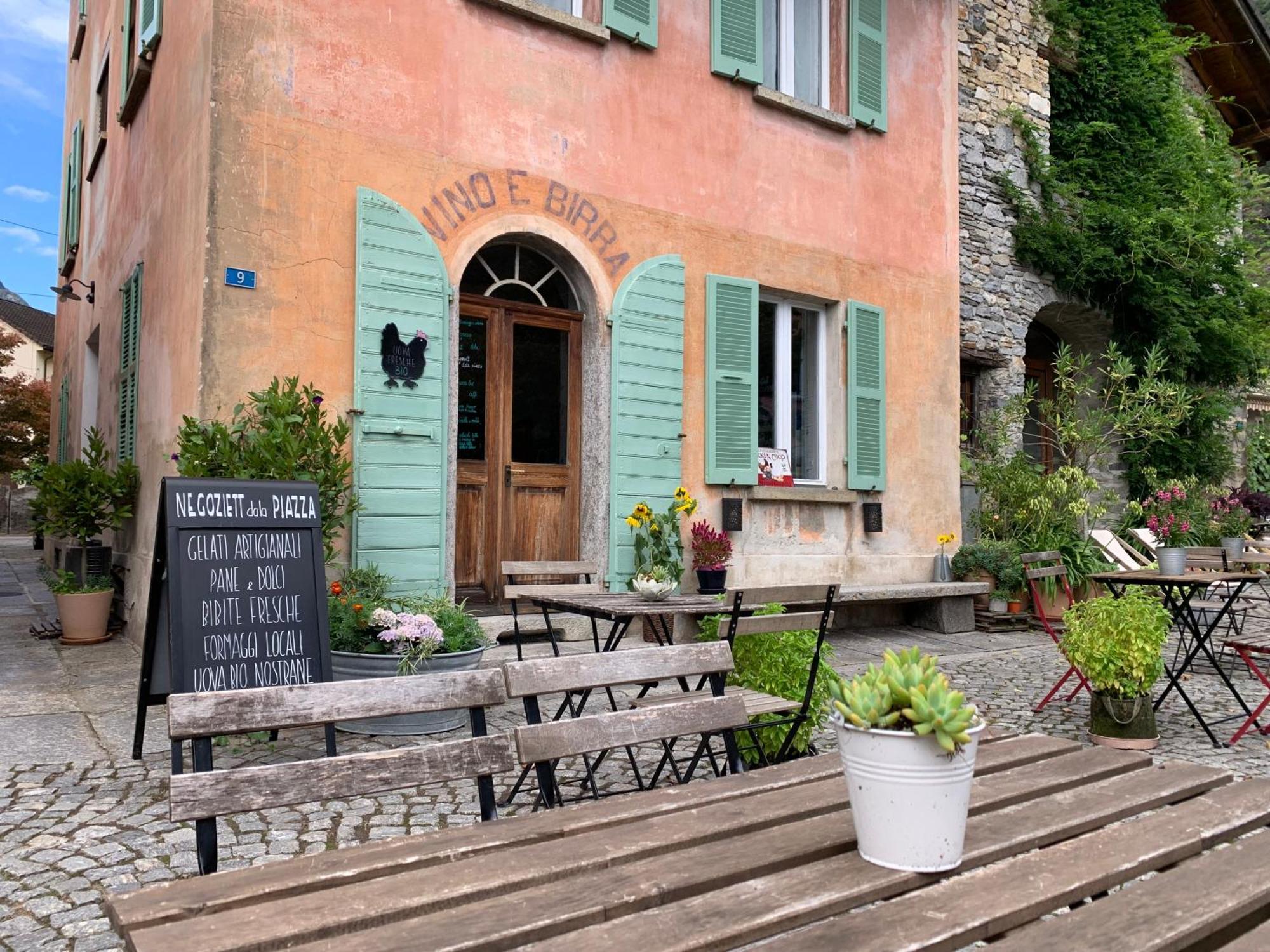 Aparthotel Casa Vino E Birra Osogna Esterno foto